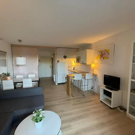 Preciosa Casa Con Jardin Y Piscina * Бур-Мадам