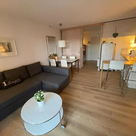Preciosa Casa Con Jardin Y Piscina * Бур-Мадам